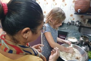 MUMBAI: Indian Cooking Class with Pickup and Drop-Off