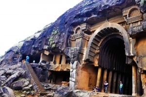 Mumbai: Karla und Bhaja Höhlen Ganztagestour