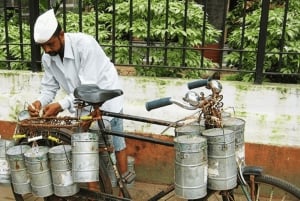 Mumbai: tour dei trasporti locali con dabbawalla e mercato dei fiori