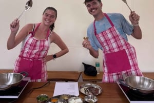 Mumbai: Indian Cooking Class & Cultural Delights