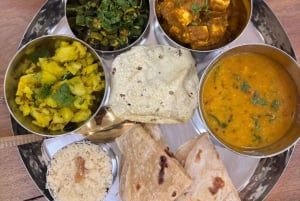 Mumbai: Indian Cooking Class & Cultural Delights