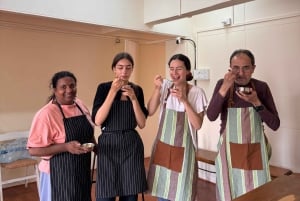Mumbai: Indian Cooking Class & Cultural Delights