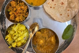 Mumbai: Indian Cooking Class & Cultural Delights