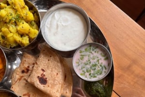 Mumbai: Indian Cooking Class & Cultural Delights