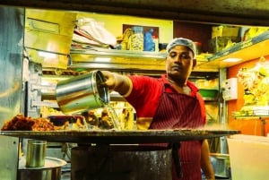 Mumbai: Night tour with Vegetarian Street food Tasting