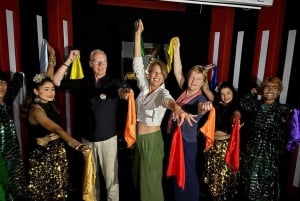 Mumbai: Private Bollywood Studio Tour & Indian Cooking Class