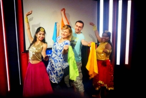 Mumbai: Private Bollywood Tour with Dance Show