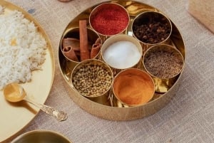 Мумбаи: частная пешая экскурсия по Дхарави и урок индийской кухни