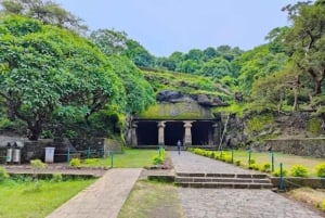 From Mumbai: Same Day Taj Mahal, Agra Tour with Flights