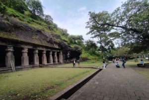 From Mumbai: Same Day Taj Mahal, Agra Tour with Flights