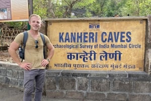 Bombaj: Prywatne jaskinie Kanheri z przewodnikiem i wycieczka po Bollywood.