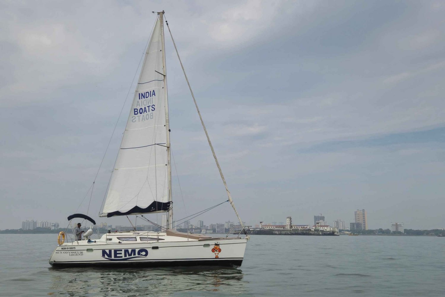 Mumbai: Private Luxury Yacht Sailing