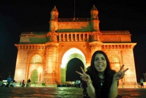 Tour privato della vita notturna di Mumbai con prelievo e rilascio