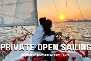 Mumbai: Cruzeiro privado de iate com snacks