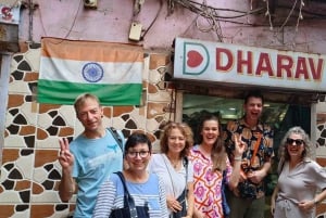 Mumbai: Private Sightseeing Tour and Slum Tour with a Local