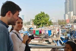 Mumbai: Private Sightseeing Tour and Slum Tour with a Local