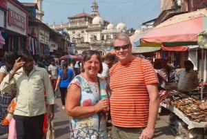 Mumbai: Private Sightseeing Tour & Slum Tour with a Local