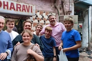 Mumbai: Private Sightseeing Tour & Slum Tour with a Local