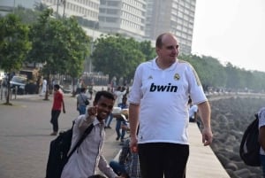 Mumbai: Private Sightseeing Tour & Slum Tour with a Local