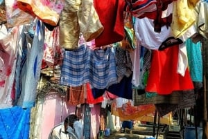 Mumbai: Private Sightseeing Tour & Slum Tour with a Local