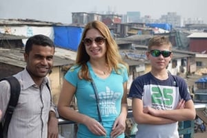Mumbai: Private Sightseeing Tour & Slum Tour with a Local