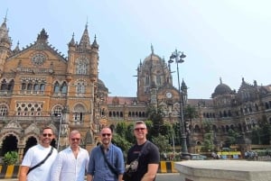 Mumbai: Private Sightseeing Tour & Slum Tour with a Local