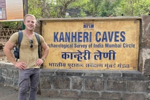 Mumbai: Yksityinen retki Kanherin luoliin ja Kultaiseen pagodiin