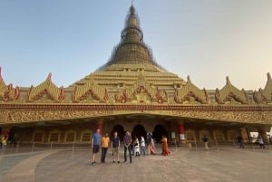 Mumbai: Private tour for Kanheri Caves and Golden Pagoda