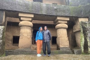 Mumbai: privétour naar de Kanheri-grotten en de Gouden Pagode