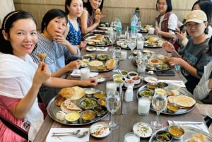 Excursão em grupo pela costa de Mumbai com city tour e almoço