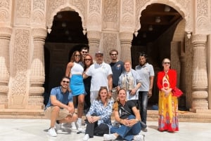 Excursão em grupo pela costa de Mumbai com city tour e almoço