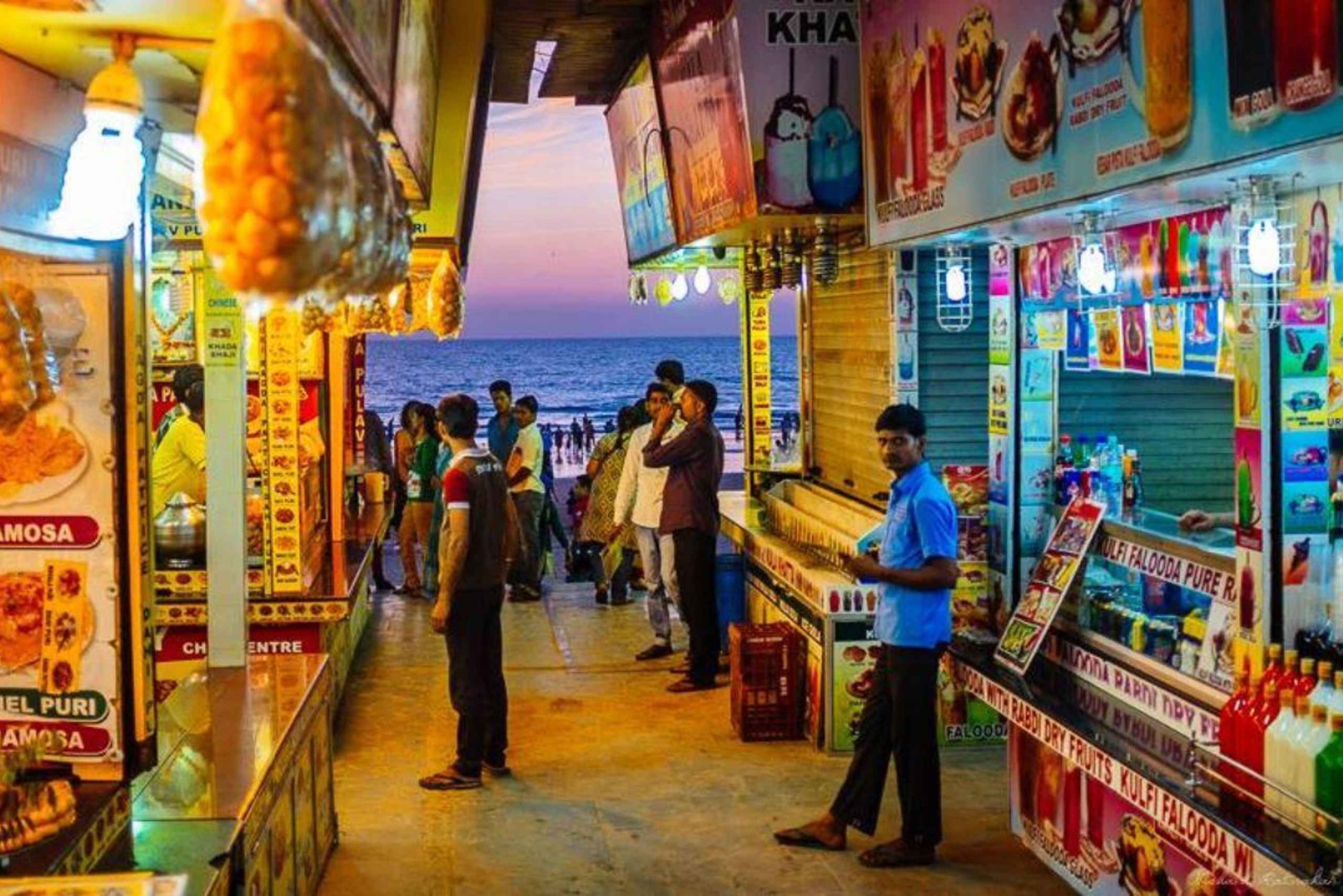 Mumbai Street Food & Beach Tour with 10+ Tastings