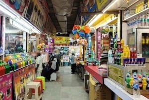 Mumbai Street Food & Beach Tour with 10+ Tastings