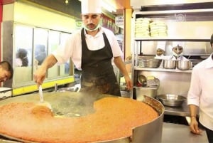 Mumbai Street Food & Beach Tour with 10+ Tastings