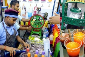 Mumbai Street Food & Beach Tour with 10+ Tastings