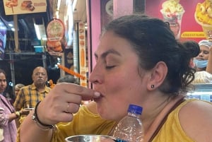Mumbai Street Food & Strandtour mit über 10 Verkostungen