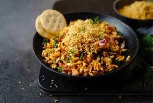Mumbai Street Food Crawl (2 tunnin opastettu ruoanmaistelukierros)