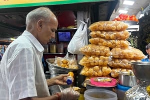 Mumbai Street Food, Markets & Temples Tour