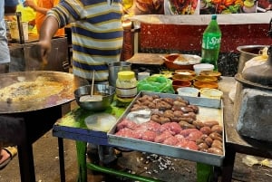 Mumbai Street Food, Markets & Temples Tour