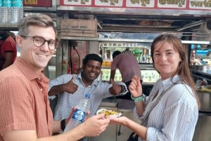 Mumbai: Street Food And Evening Bazaar Tour