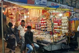 Mumbai: Street Food And Evening Bazaar Tour