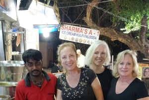 Mumbai: Street Food Tour with 7-8 Tasting Courses