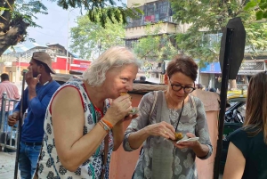 Mumbai: BEST Steet Food Tour & Evening Market with a Local