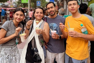 Mumbai: BEST Steet Food Tour & Evening Market with a Local