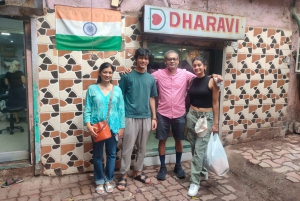 Tour privado por los barrios bajos de Dharavi con traslado en coche incluido