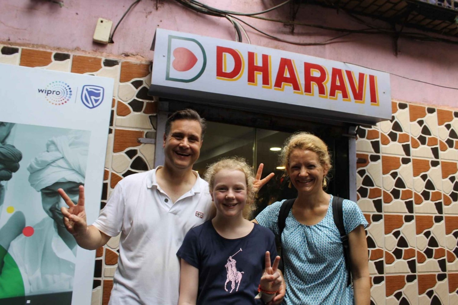 Private Best Dharavi Slumdog Tour by a Local with Pick&drop