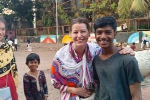 Mumbai: Tour particular de Dhobi Ghat, lavandaria e favelas com serviço de busca