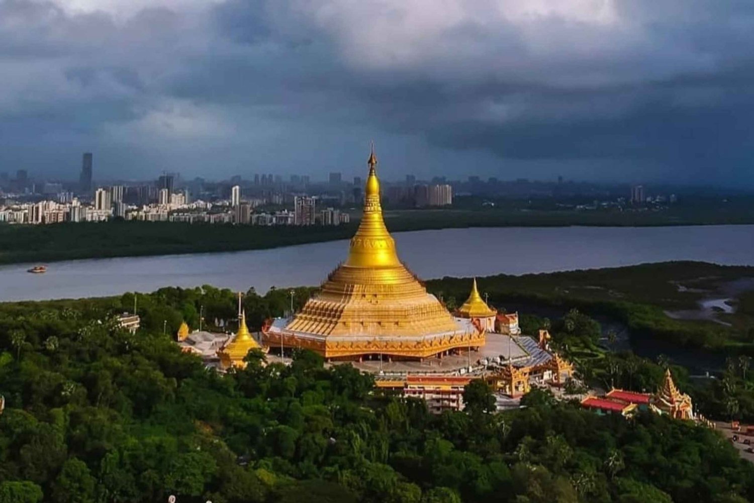 Private Global Pagoda Tour mit Kanheri Buddhist Caves Tour