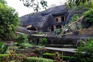 Excursão privada às cavernas budistas de Kanheri, incluindo veículo AC