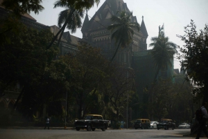 Mumbai: Private Sightseeing Tour with Transfers by Car